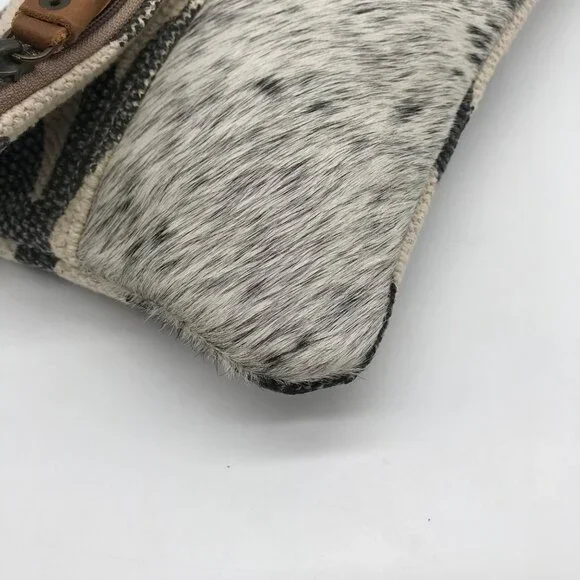 Bhrayna Zebra Design Fold Over Cotton & Leather Clutch - Picture 9 of 10